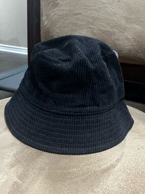 Sz S/M Gap Bucket Hat
